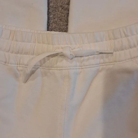 Athleta Cream Color Elastic Waist Wide Legged Cargo Sweat Pants - Picture 5 of 9